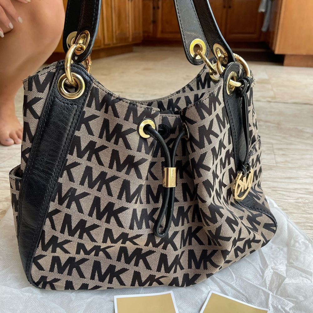 Micheal Kors handbag/shoulder bag